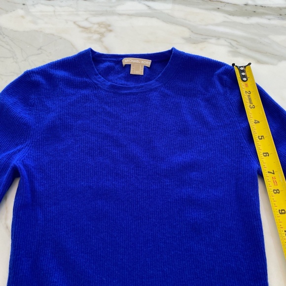 MICHAEL KORS BLUE CASHMERE SWEATER SIZE X-SMALL - Picture 13 of 16